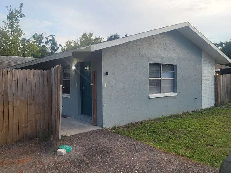 Oaklawn Ave — Photo 1