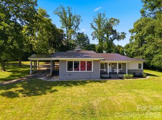 104 31st Ave NE, Hickory, NC 28601