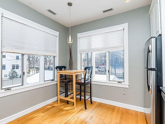 5th image of 100 Common St APT 6
