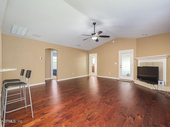 4th image of 1652 TEABERRY Drive