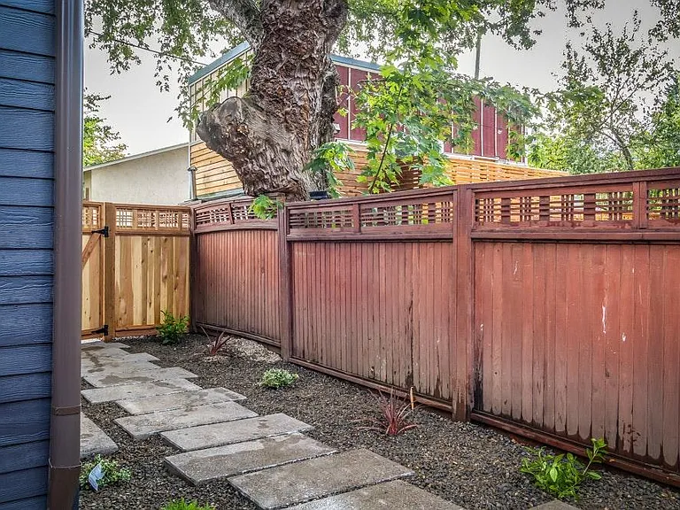 3822 N Commercial Ave — Photo 5