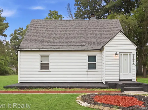 20802 Midway Ave, Southfield, MI 48075