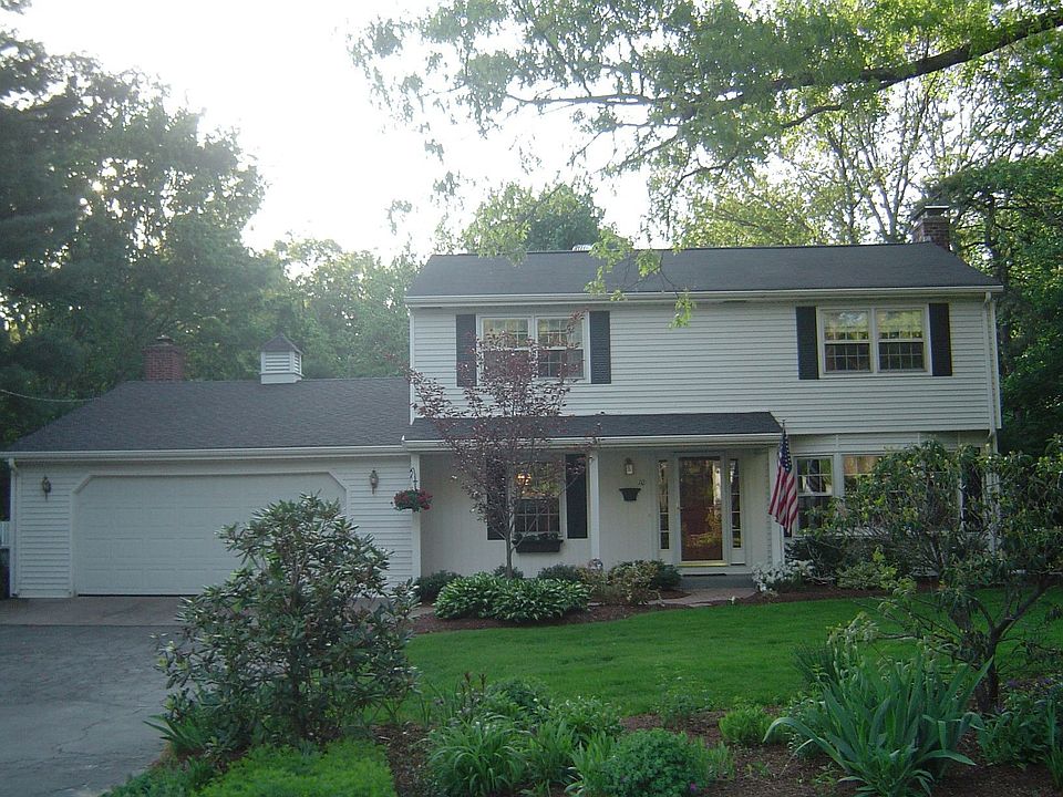 1st image of 10 Elmwood Dr