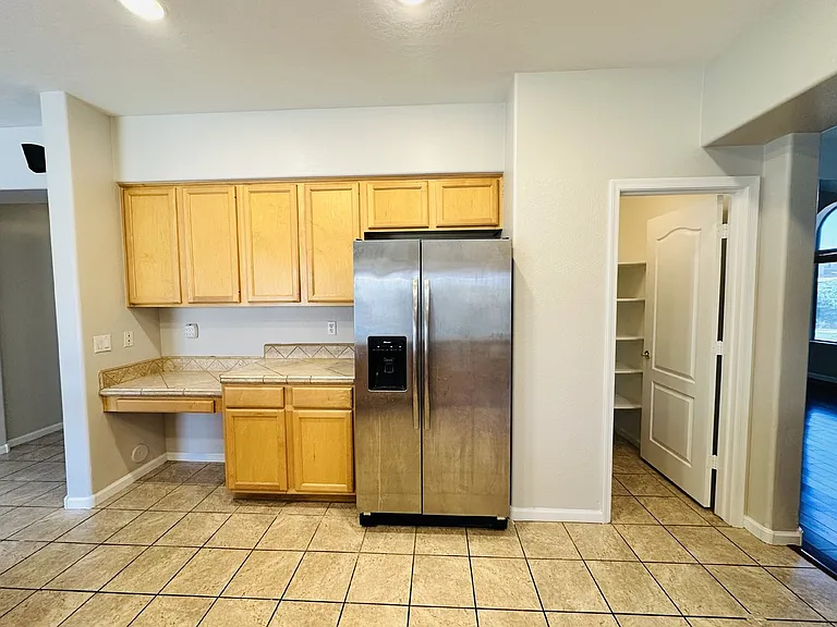 672 W Raven Dr — Photo 12
