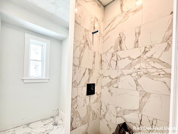 5th image of 79 Sydney St Floor 3