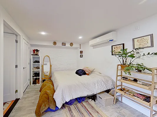 Rented by Remax Edge | media 28