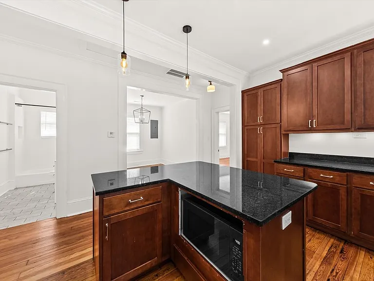 35 Poplar St #B — Photo 7