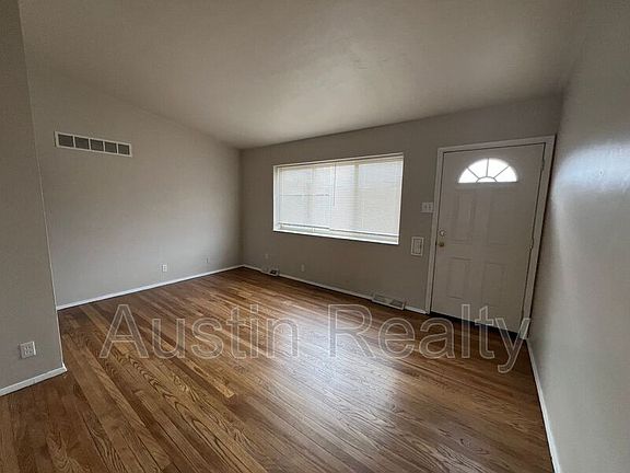 3rd image of 9005 Olive Blvd Unit B