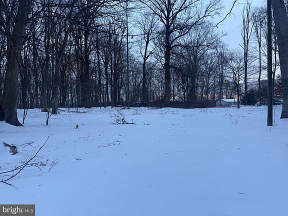 2nd image of 2918 Snake Hill Rd