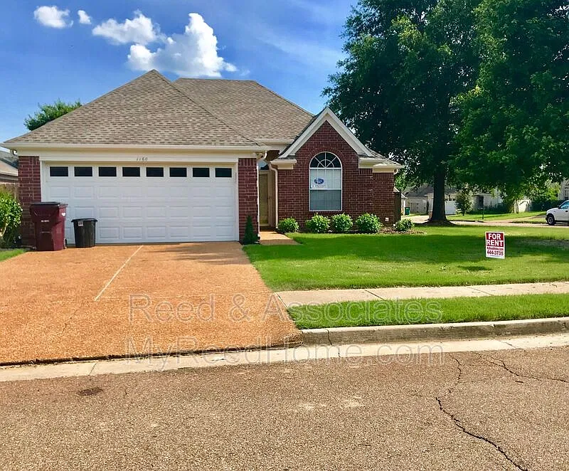 3 bed, 2.0 bath, 1539 sqft, $1,550 — Photo 2