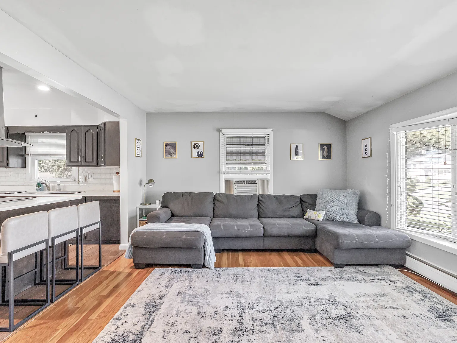 5 bed, 1092 sqft, $4,750 — Photo 3