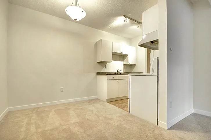 1655 Nelson St #118 — Photo 7