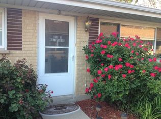 803 Valley Stream Dr #2C, Wheeling, IL 60090