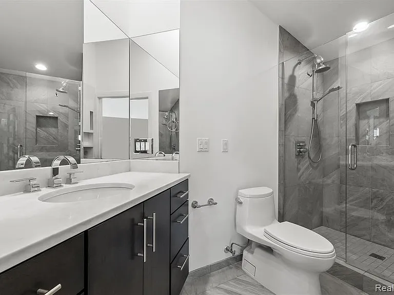 1762 Saint Johns Ct — Photo 18