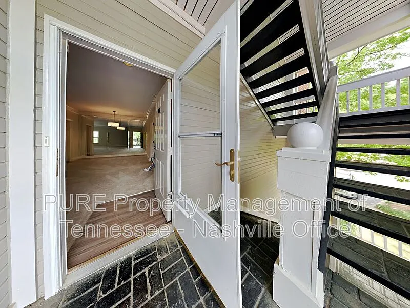 2 bed, 2.0 bath, 1356 sqft, $2,425 — Photo 2