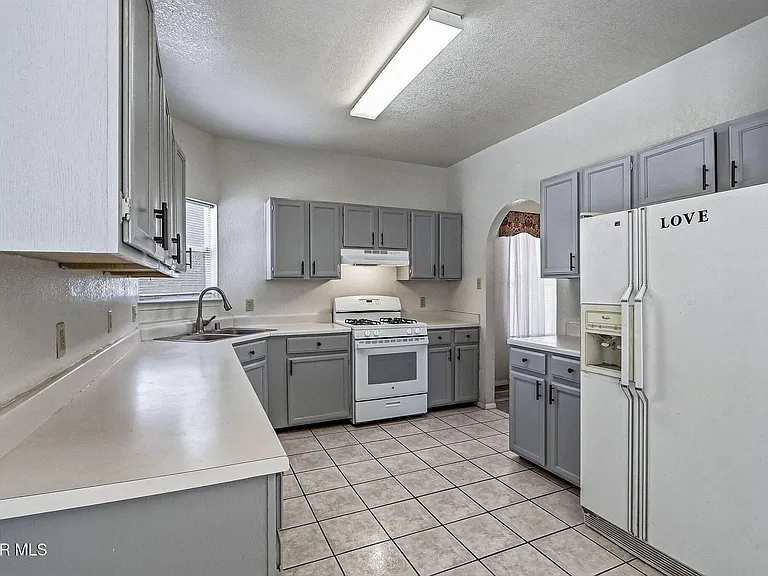 7765 Dianjou Dr — Photo 14