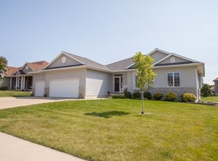4228 Maryhill Dr, Cedar Falls, IA 50613