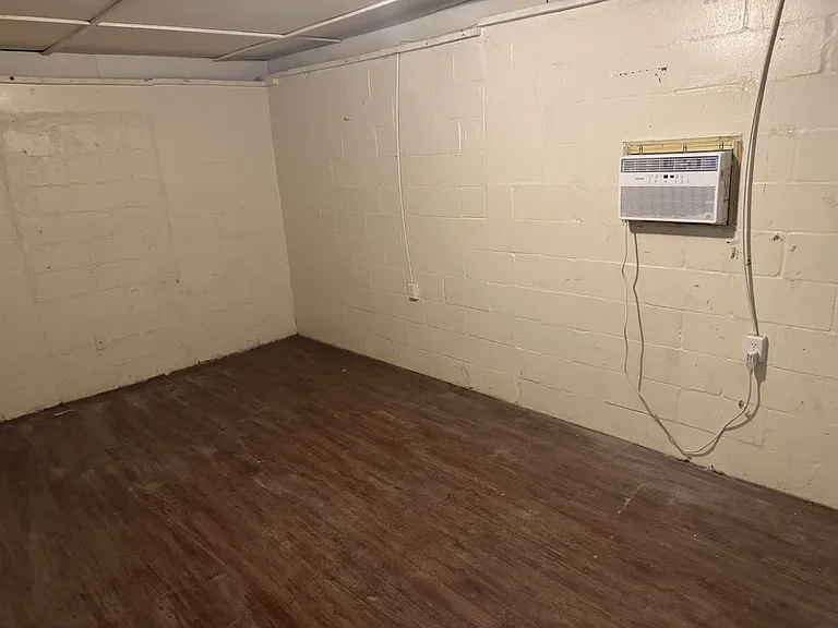 4th Bedroom Independent of Main Ac