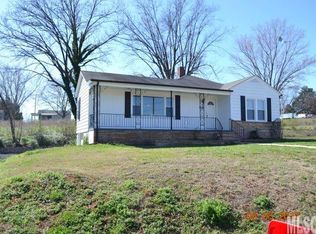 1516 Johnson St SW, Lenoir, NC 28645