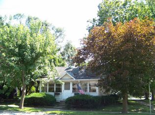 203 E Marion St, Monticello, IL 61856