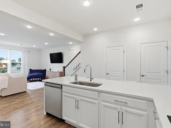 10308 Ratcliffe Trl, Manassas, VA 20110