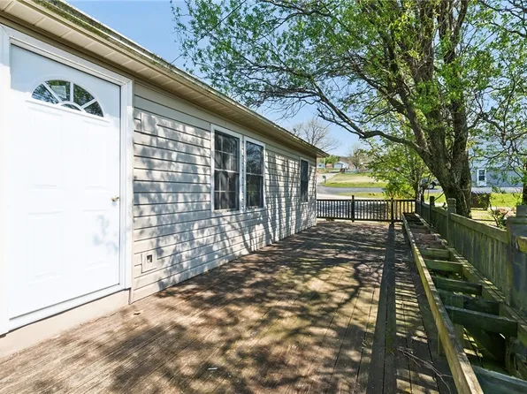 804 W 5th Ave, Derry, PA 15627