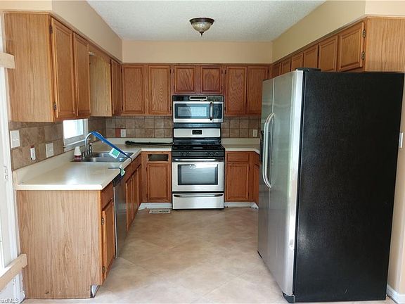 5th image of 1503 Canton Ave