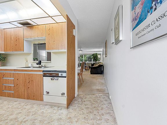 5th image of 2102 Lucaya Bend #L3