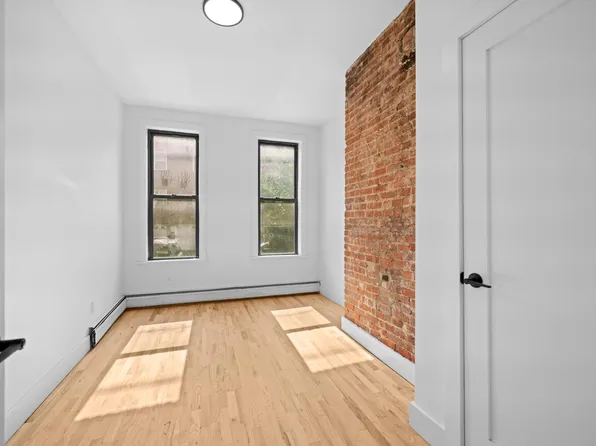 220 Madison Street image 7 of 13