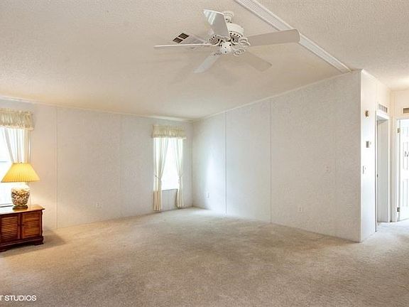 4th image of 618 Pelican Dr S