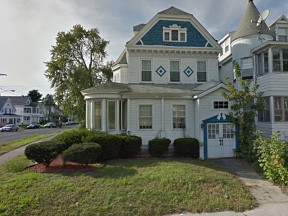 2nd image of 300 Manning Blvd