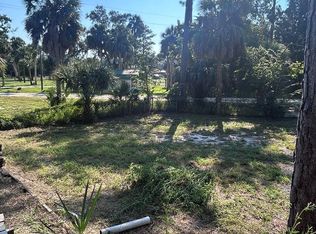 503 Cedar St NE, Steinhatchee, FL 32359