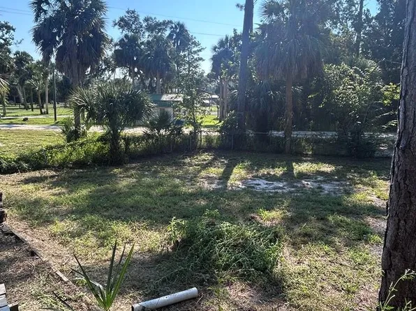 503 NE Cedar St, Steinhatchee, FL 32359