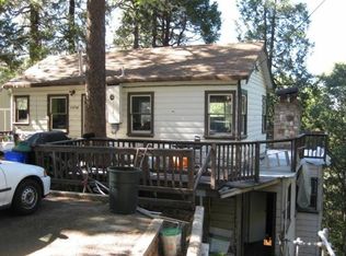 23736 Lakeview Dr, Crestline, CA 92325