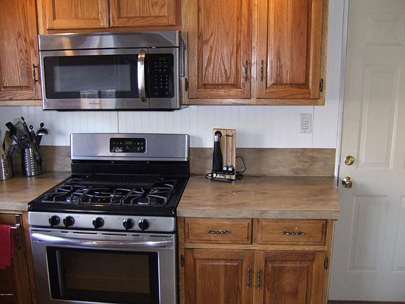 3rd image of 15054 Deremo Ave