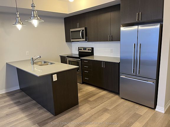 4th image of 1208 Main St E Unit 102