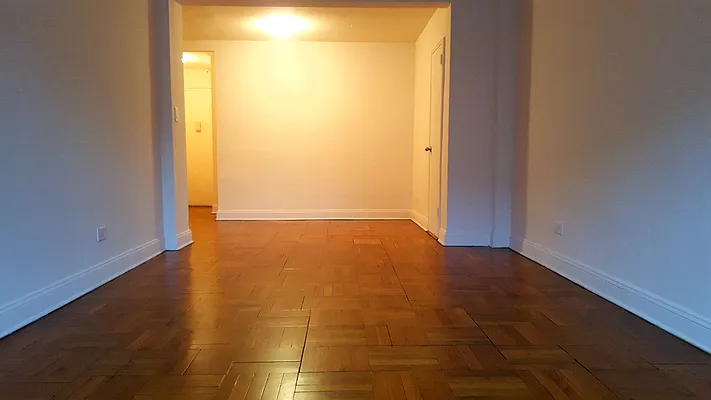 Rented by Realty Queens LLC | media 3