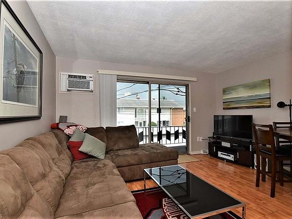 5th image of 1402 Golden Gate Blvd #G204