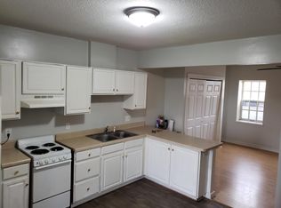 909 W 3rd St APT 1, Davenport, IA 52802