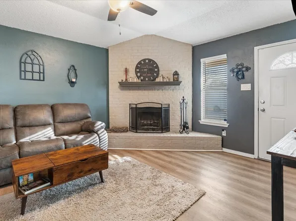 432 Post Oak Ln, Burleson, TX 76028
