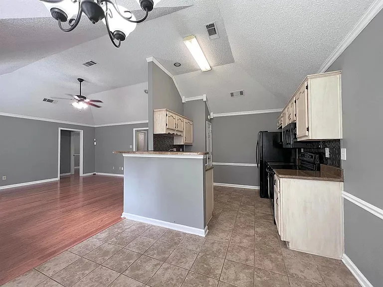 3132 Woodland Crest Dr — Photo 4