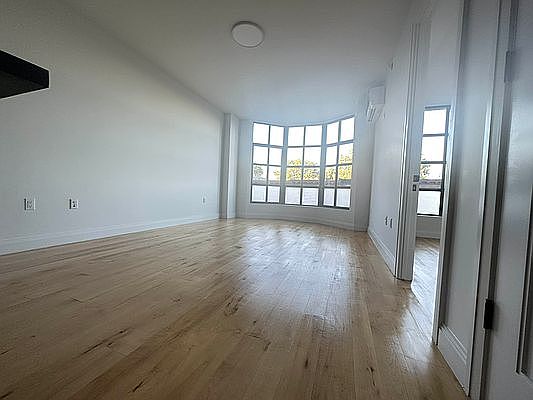 4th image of 564 Saint Johns Pl Unit 426