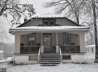 195 Sweet Arrow Lake Rd, Pine Grove, PA 17963