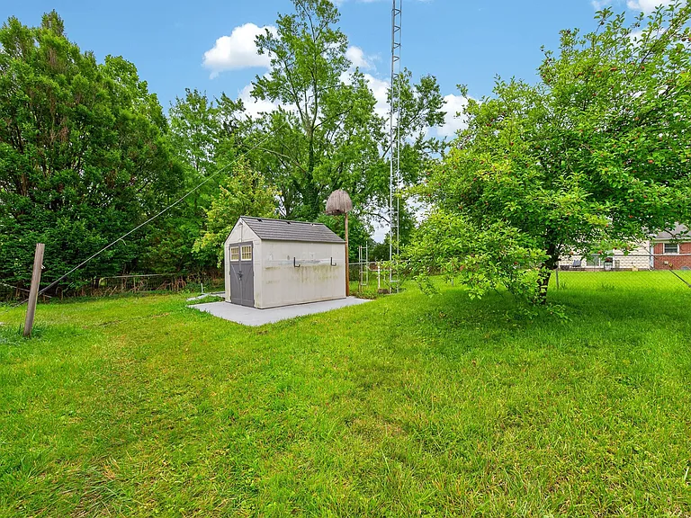 861 W Galbraith Rd — Photo 43