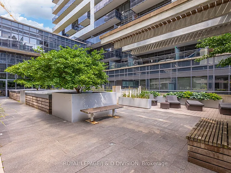 1030 King St W #435 — Photo 39