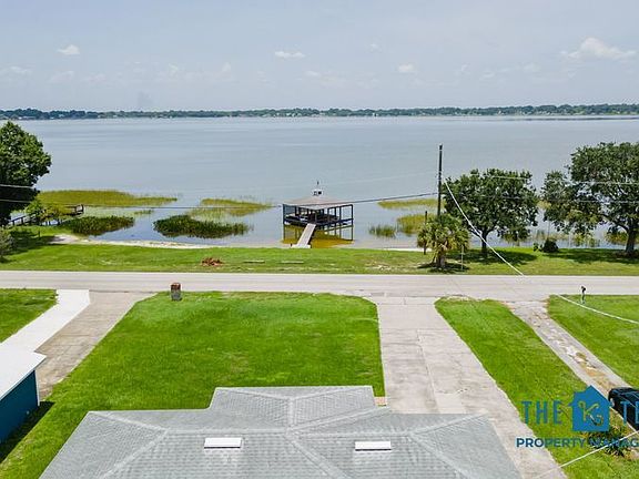 2nd image of 1540 S Lake Howard Dr