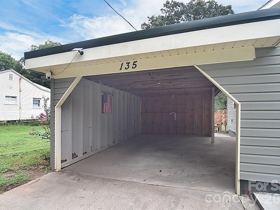 4th image of 135 Oak Grove Rd