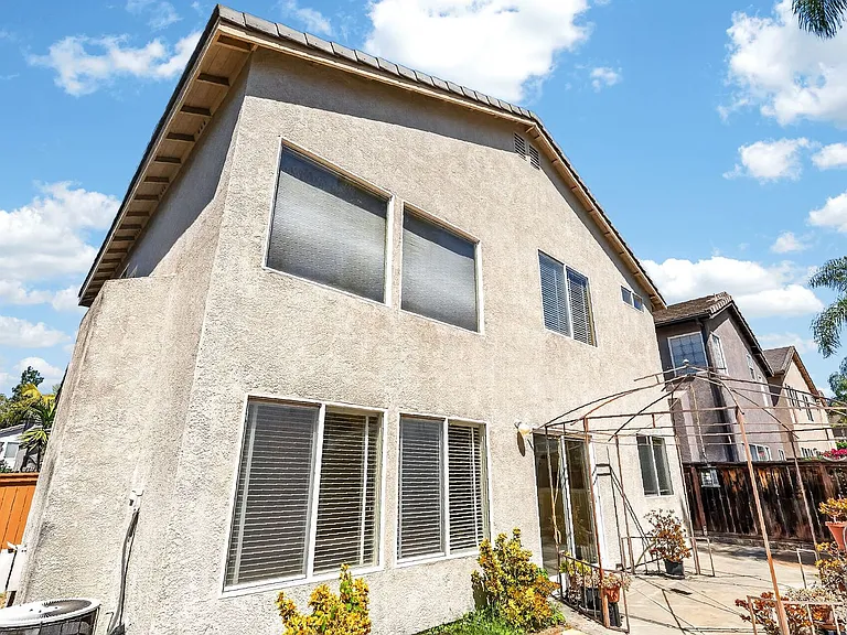 10009 Kika Ct — Photo 32