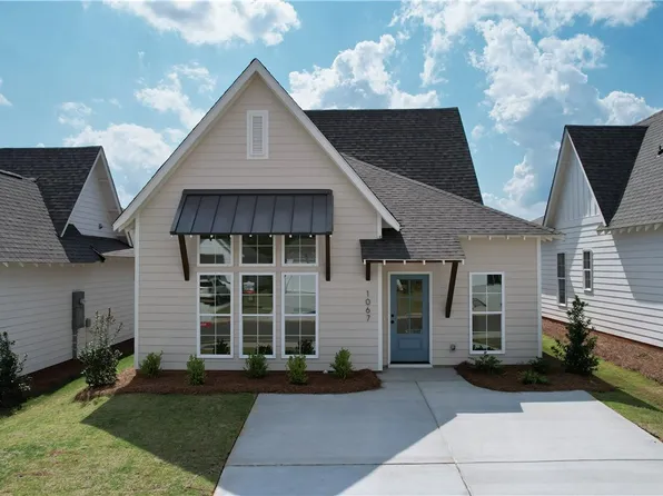 1067 Woodland Cir, Opelika, AL 36801