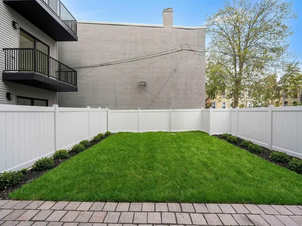 24 Clinton Avenue image 7 of 15